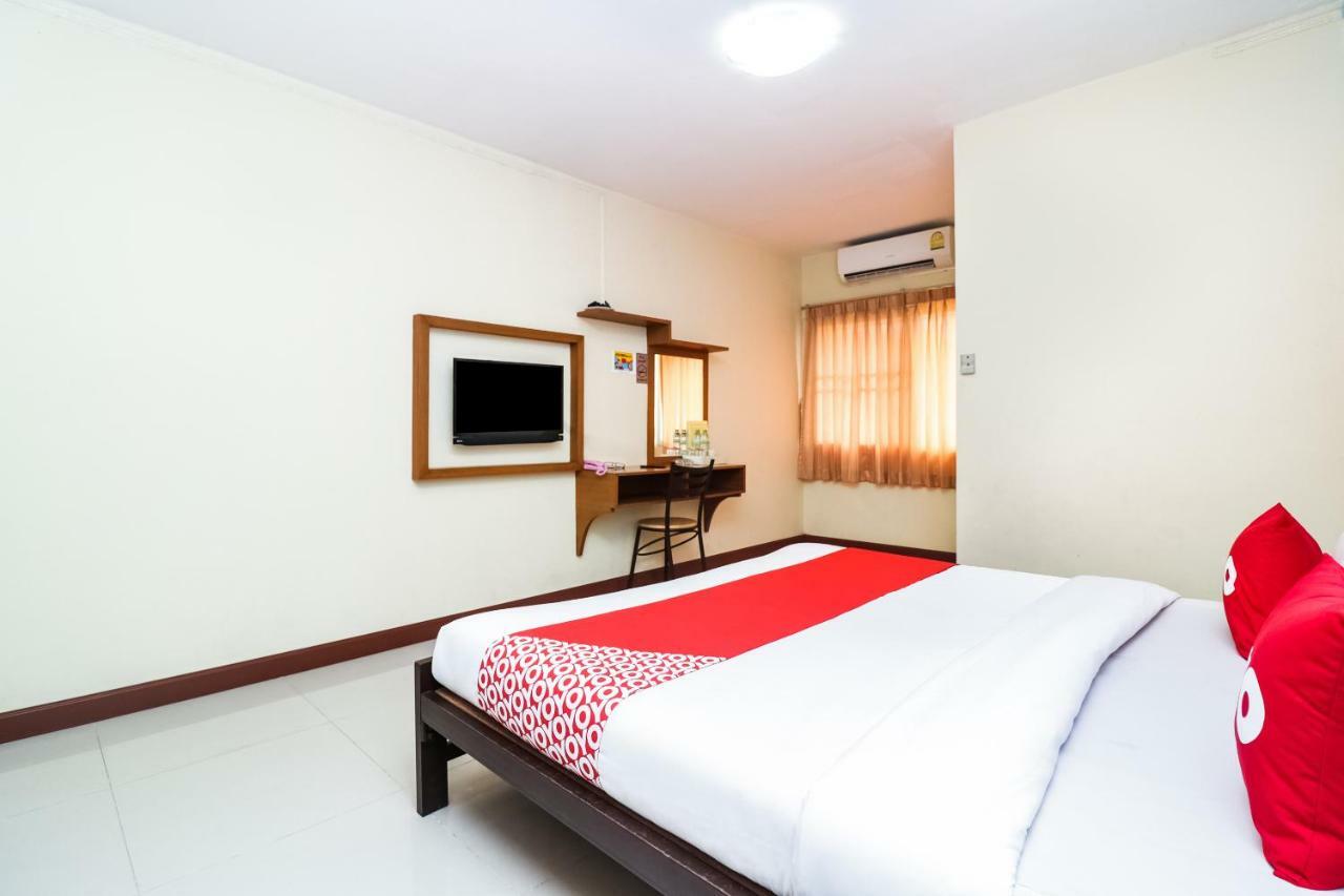 Hotel Oyo 237 Thitikorn Grandview à Ban Pak Khlong Si Extérieur photo